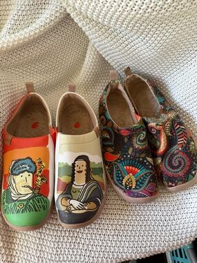 2 pairs UIN shoes!